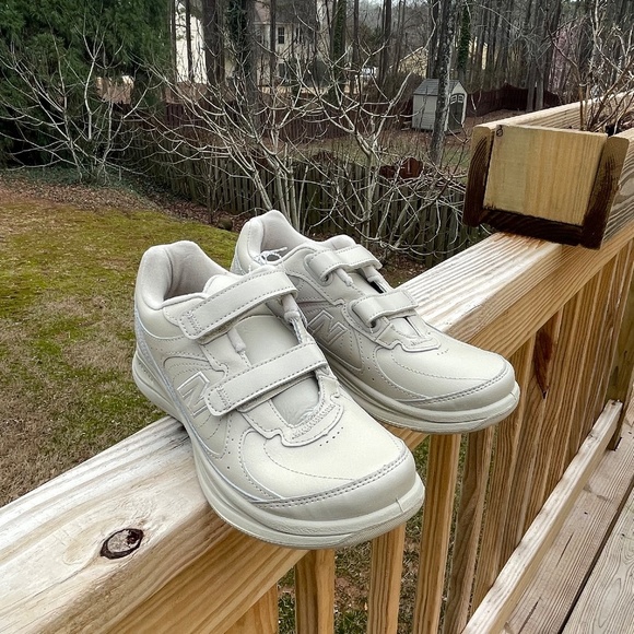 NWT- NEW BALANCE 577 WOMENS WALKING SHOES Size 7.5 - Picture 6 of 16